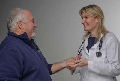 Dr. Kate Shoemaker meets with a patient at Three Rivers Concierge Medicine